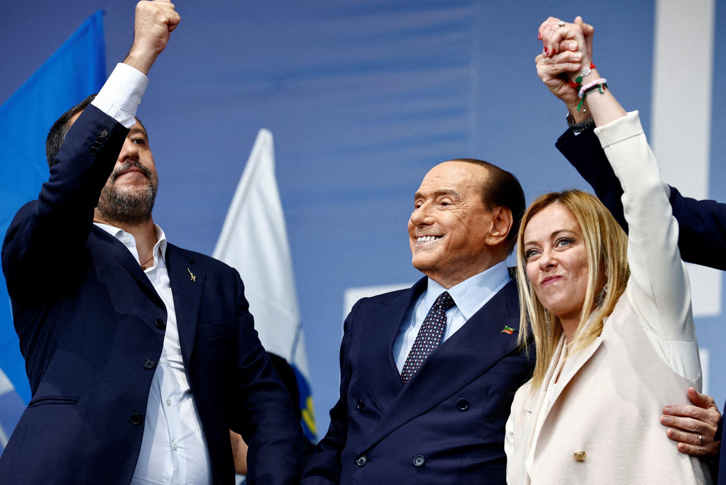 Litigi coalizione italiana prima dell’inizio dei colloqui di formazione: Meloni esita dopo le dichiarazioni di Berlusconi sull’Ucraina