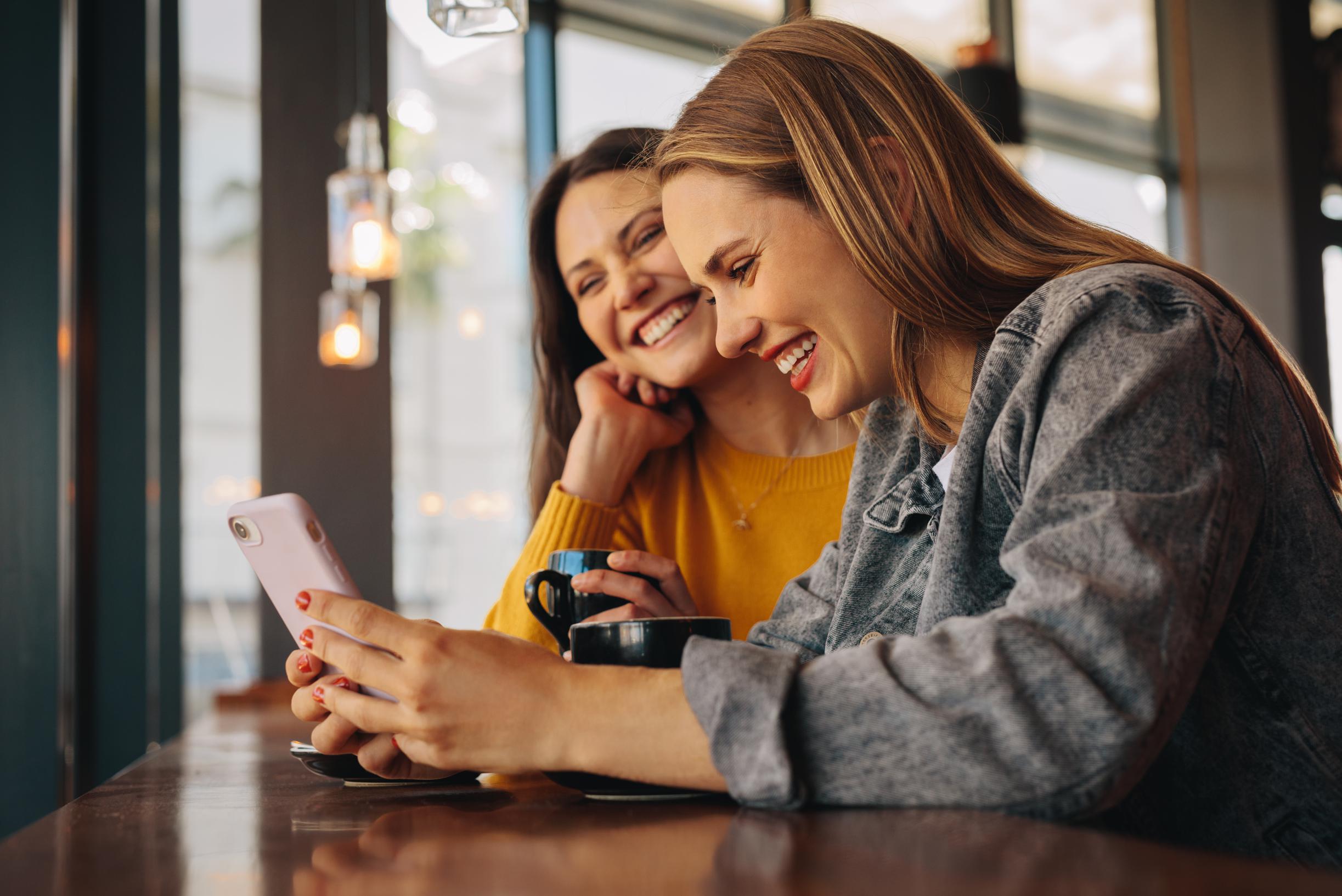 Onderzoek bevestigt van lachen word je écht een beetje gelukkiger Het Nieuwsblad Mobile