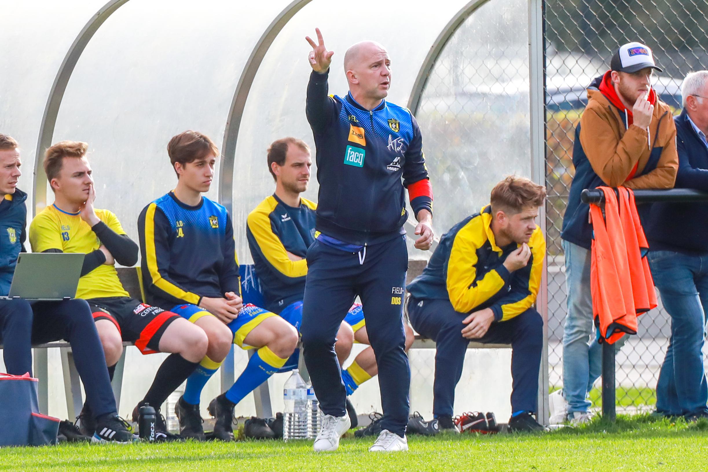 Stuntwerk Van Coach Davy De Schryver Met KFC Merelbeke Tegen Jong ...