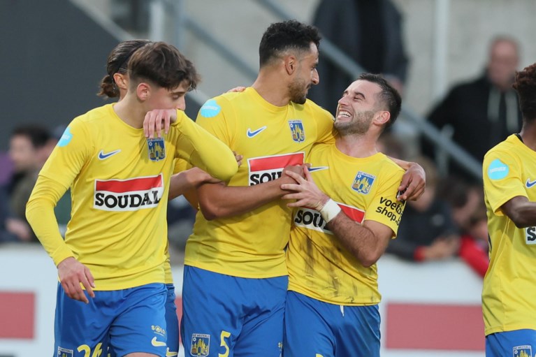 Feest in Het Kuipje! Weergaloos Westerlo legt er zes (!) in het mandje tegen onherkenbaar KV Oostende