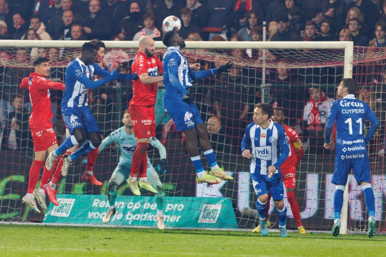 L'AA Gent non si mette nei guai contro il KV Kortrijk e segna una netta vittoria 