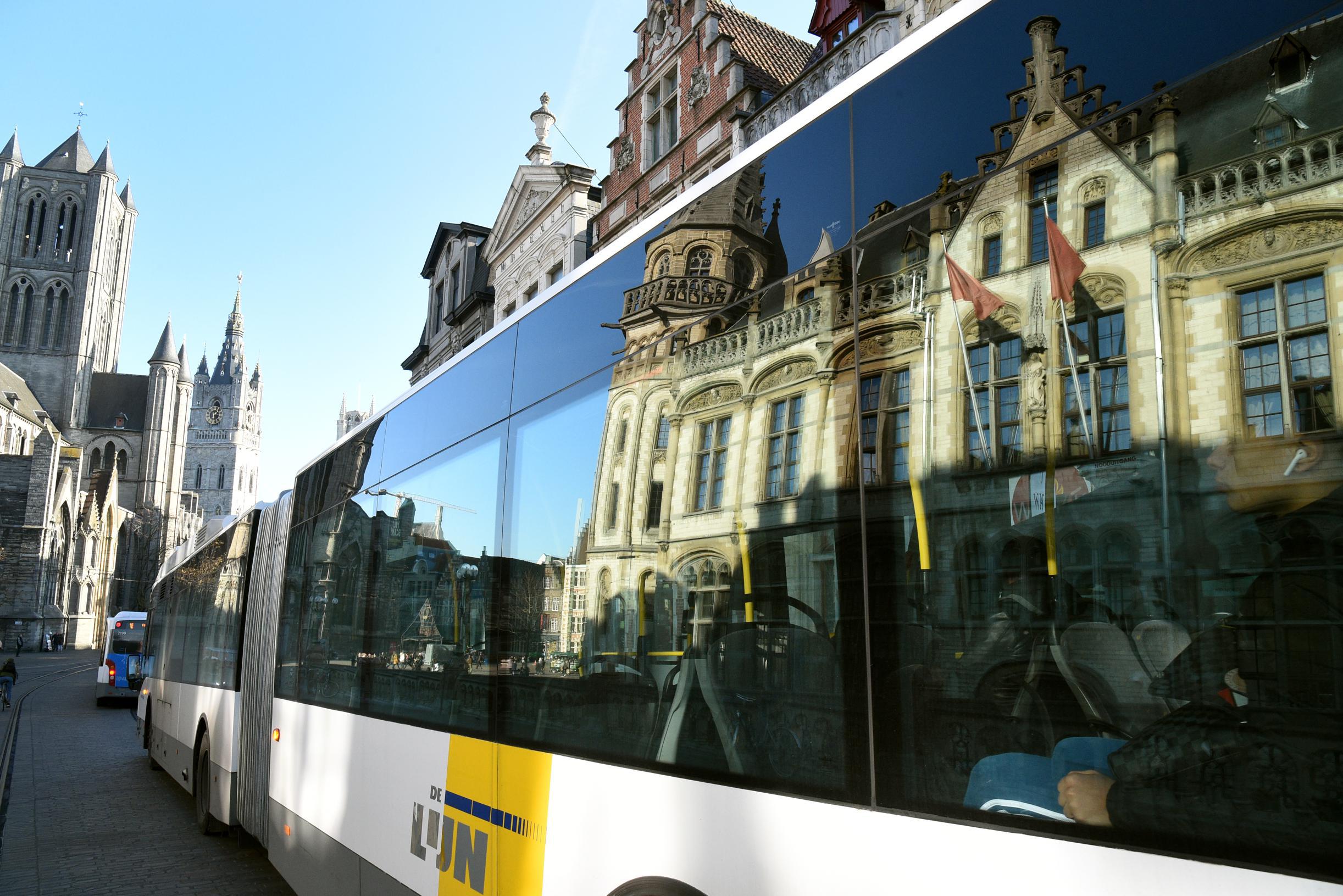 Buschauffeurs leggen het werk neer na geval van agressie: hinder bij lijnbussen in Oost-Vlaanderen