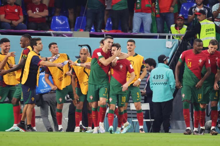 Portugal begint foutloos aan WK na spektakelrijk laatste halfuur tegen Ghana, Cristiano Ronaldo scoort historisch doelpunt
