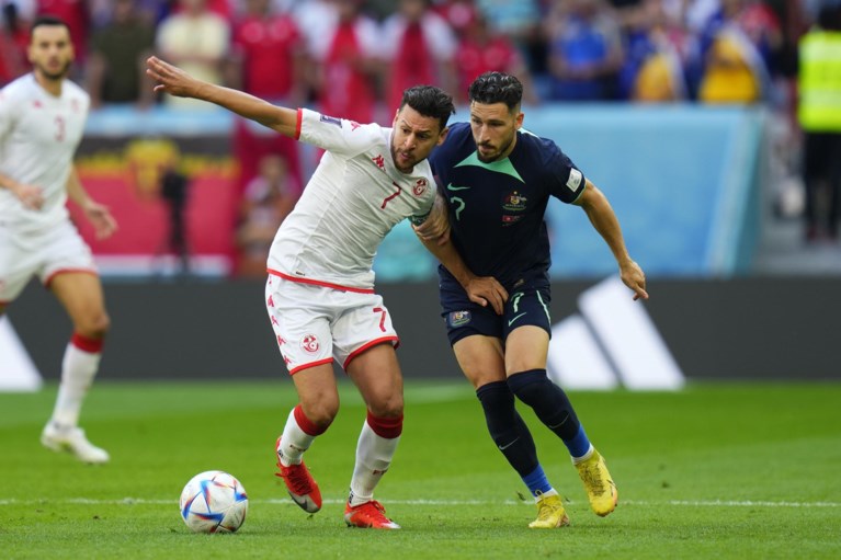 Australië klopt Tunesië met het kleinste verschil na wondermooie goal en mag blijven dromen