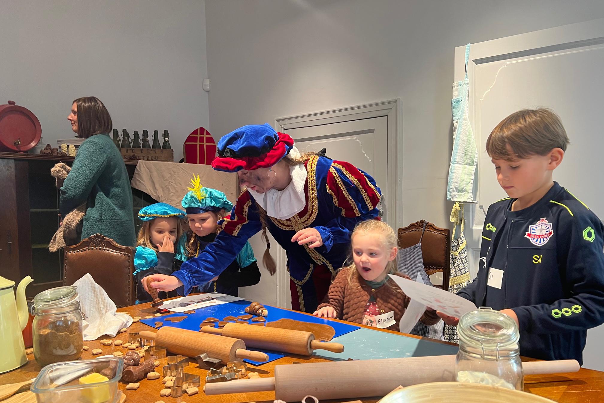 Kinderen mogen op bezoek bij Sinterklaas