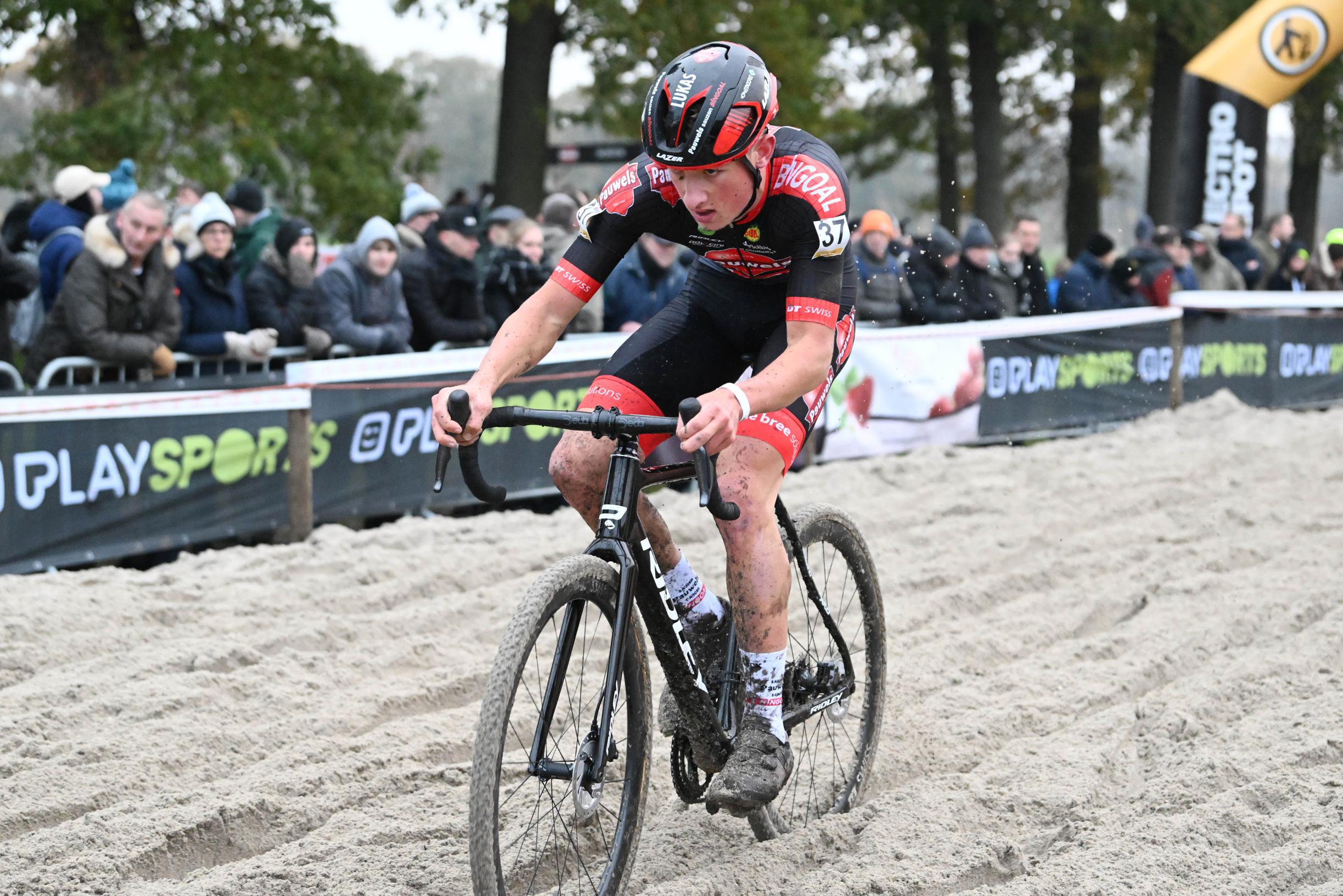 Lukas Vanderlinden rijdt na offday op zaterdag naar tweede plaats in Frankrijk: “Ik had toch liever in Kortrijk uitgeblonken”