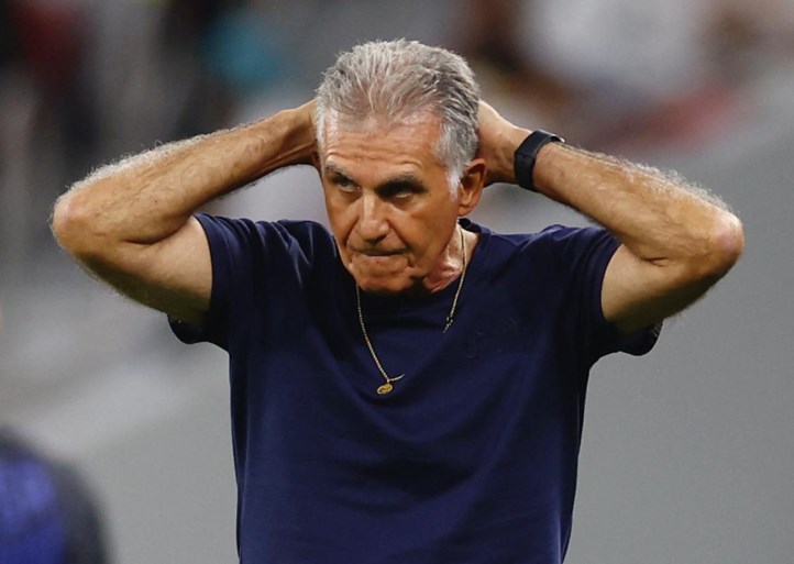 Verenigde Staten winnen cruciaal duel tegen Iran met kleinste verschil en plaatsen zich voor achtste finale tegen Nederland
