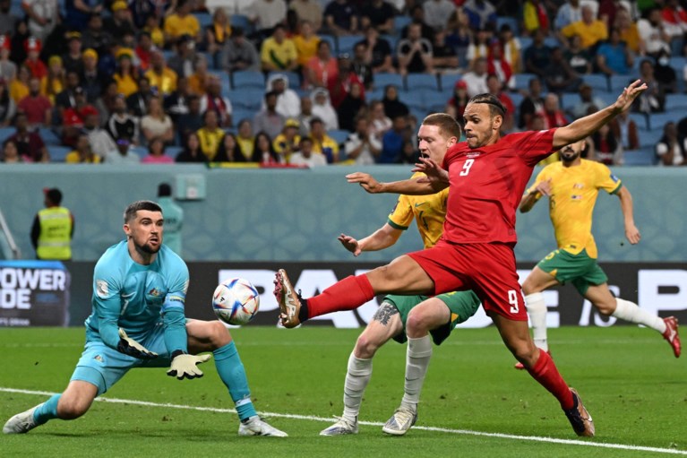 Australië stunt: Socceroos sturen Denemarken naar huis en plaatsen zich voor de achtste finales