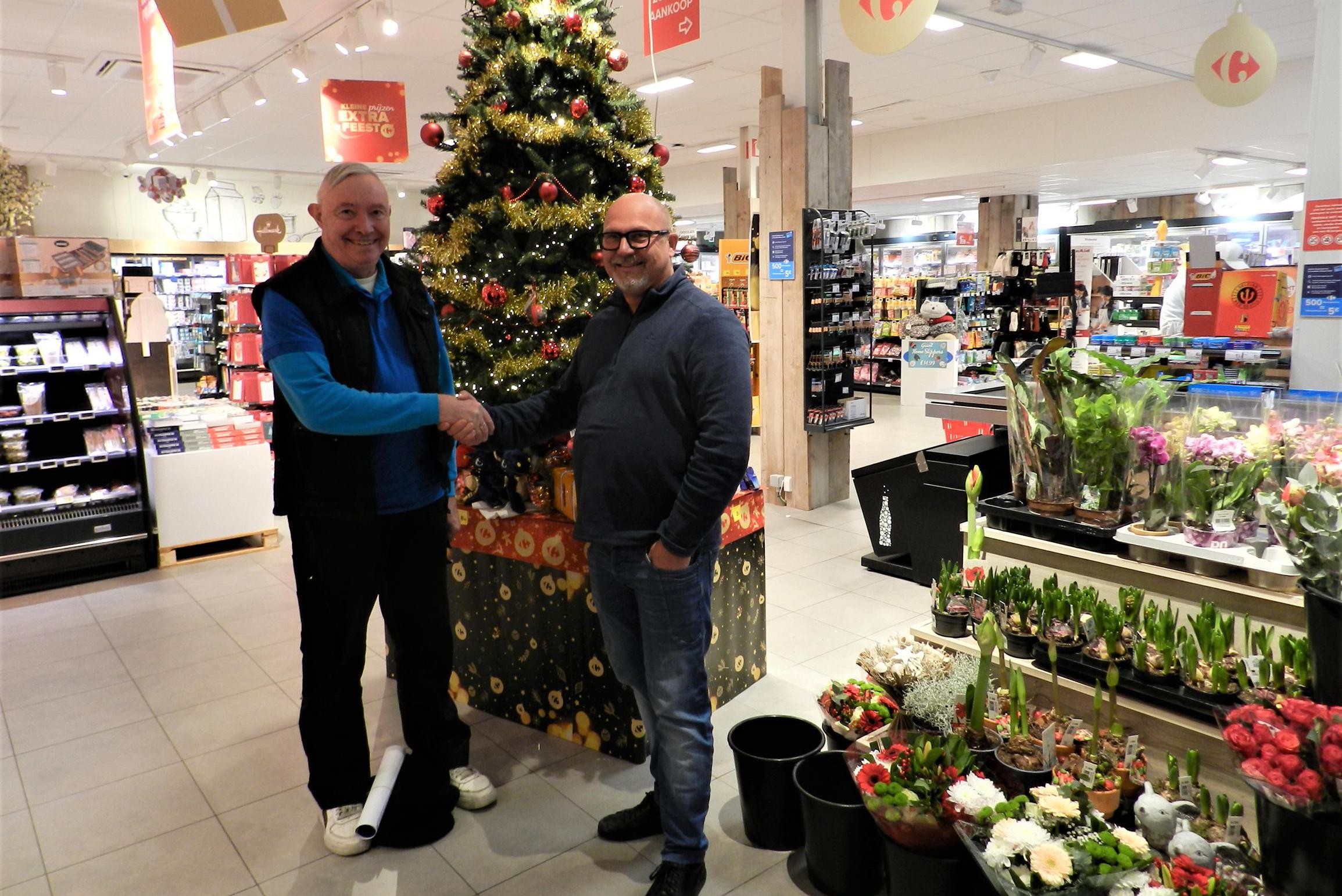 Carrefour Rijkevorsel maakt kerstmaaltijden voor Doorgeefluik Hoogstraten Noord