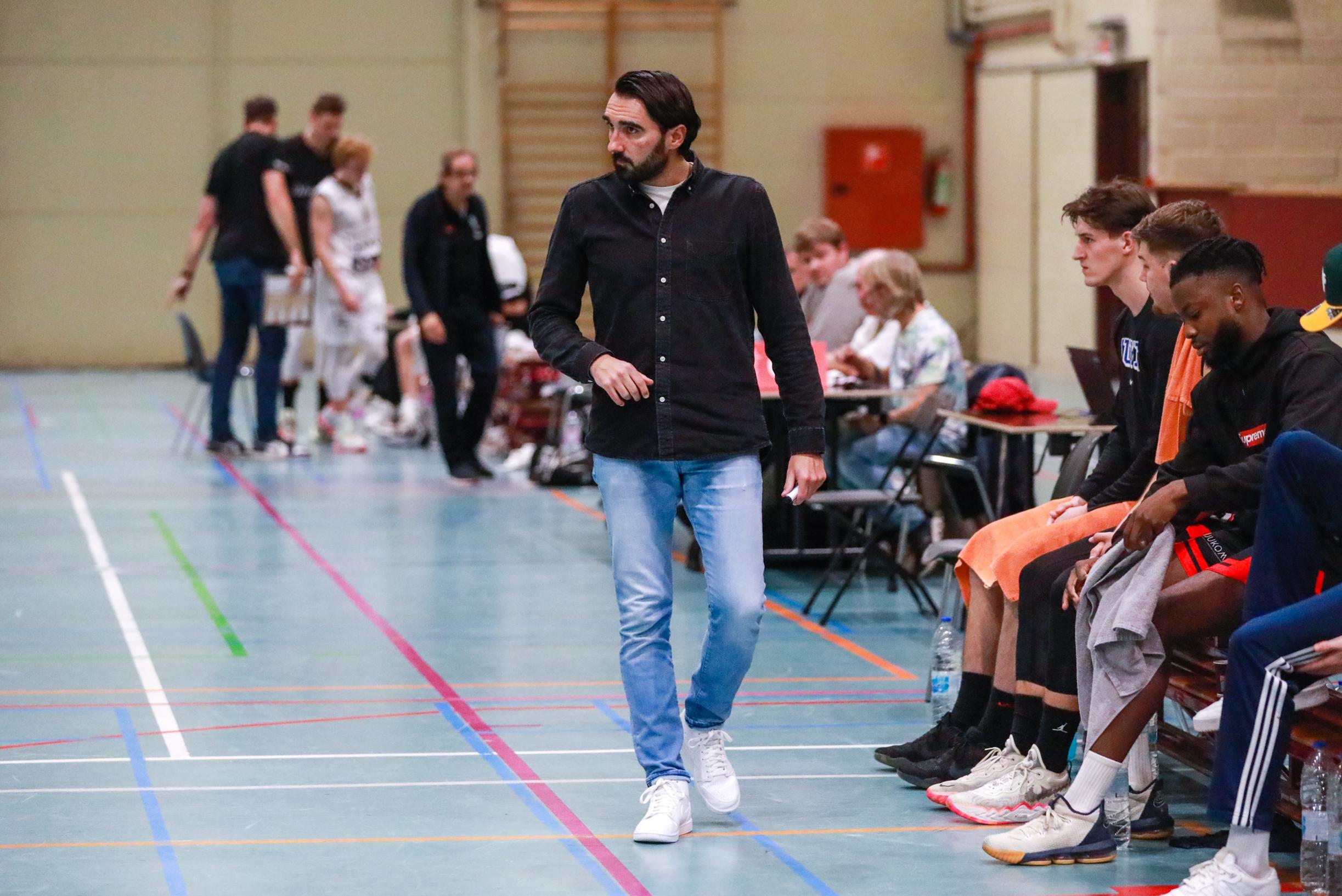 “Je kunt evengoed je geld in de Schelde gooien”: doek valt over basketbalclub in tweede klasse, die er meteen mee kapt