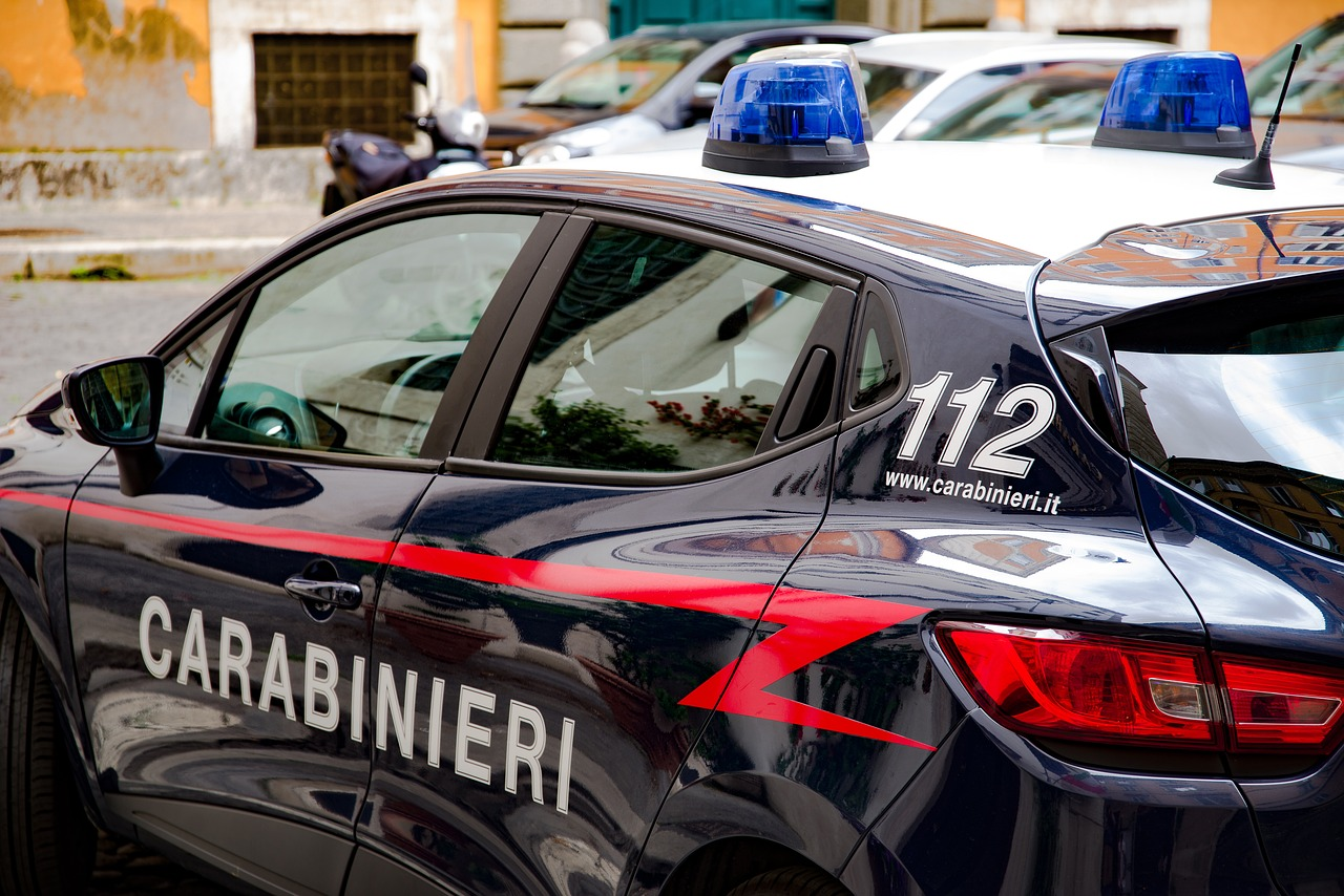Un uomo ha ucciso tre donne a Roma: “Per fortuna la sua pistola si è inceppata, altrimenti ci sarebbero state più vittime”