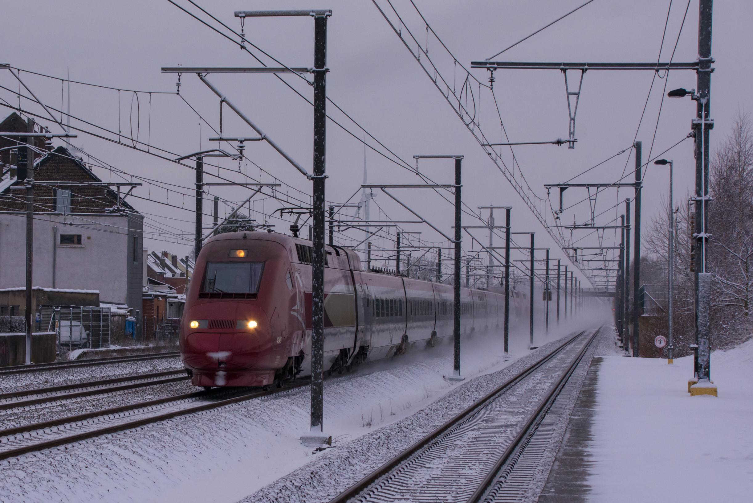 Constant Thalys и TGV снова отправились в Рейсбрук, 600 пассажиров задержались на несколько часов.