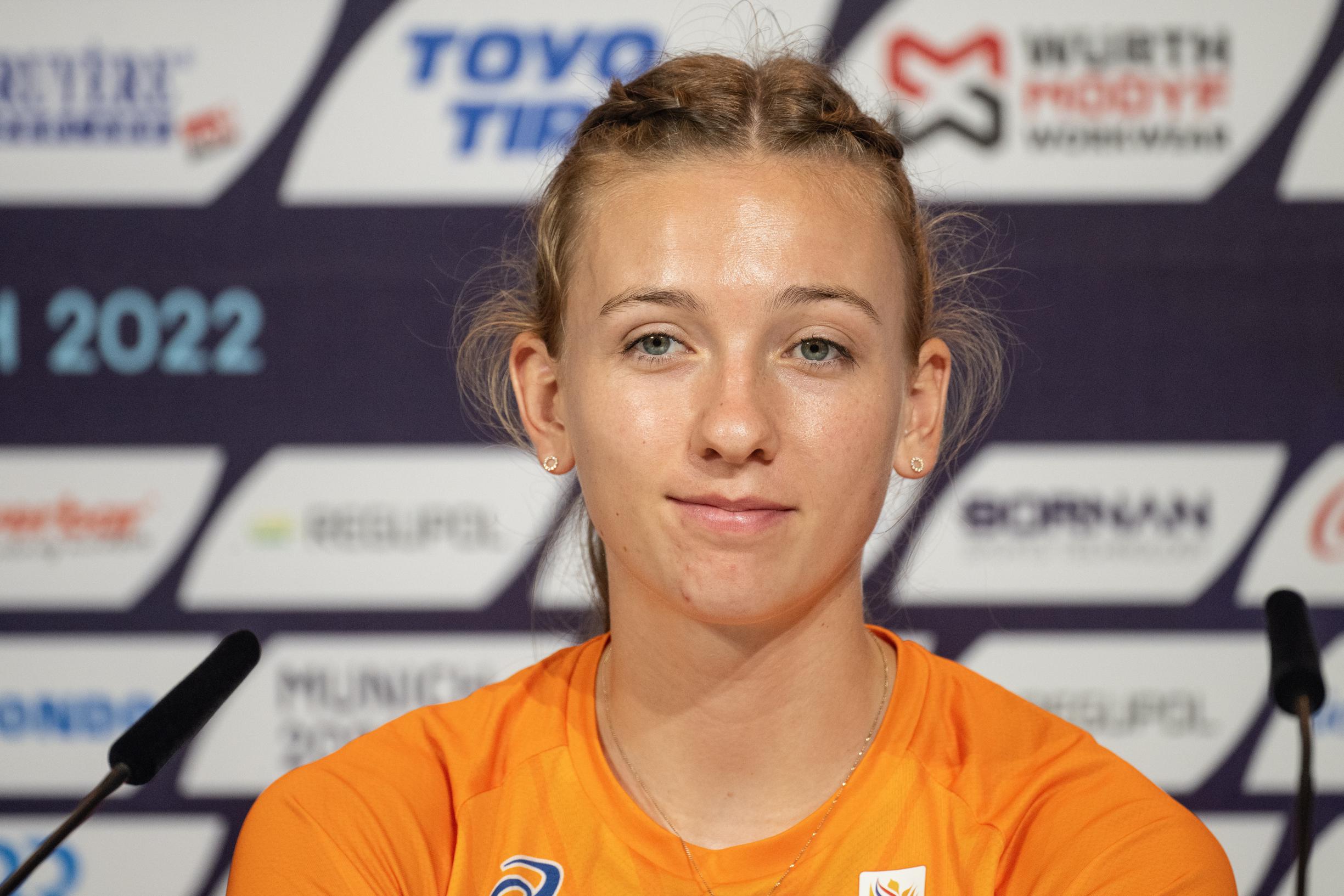 Nederlands atletiekfenomeen Femke Bol kijkt terug op voorbije jaar waarin  ze medailles aan elkaar reeg: “Wow, heb ik dit allemaal gedaan?” | Het  Nieuwsblad Mobile