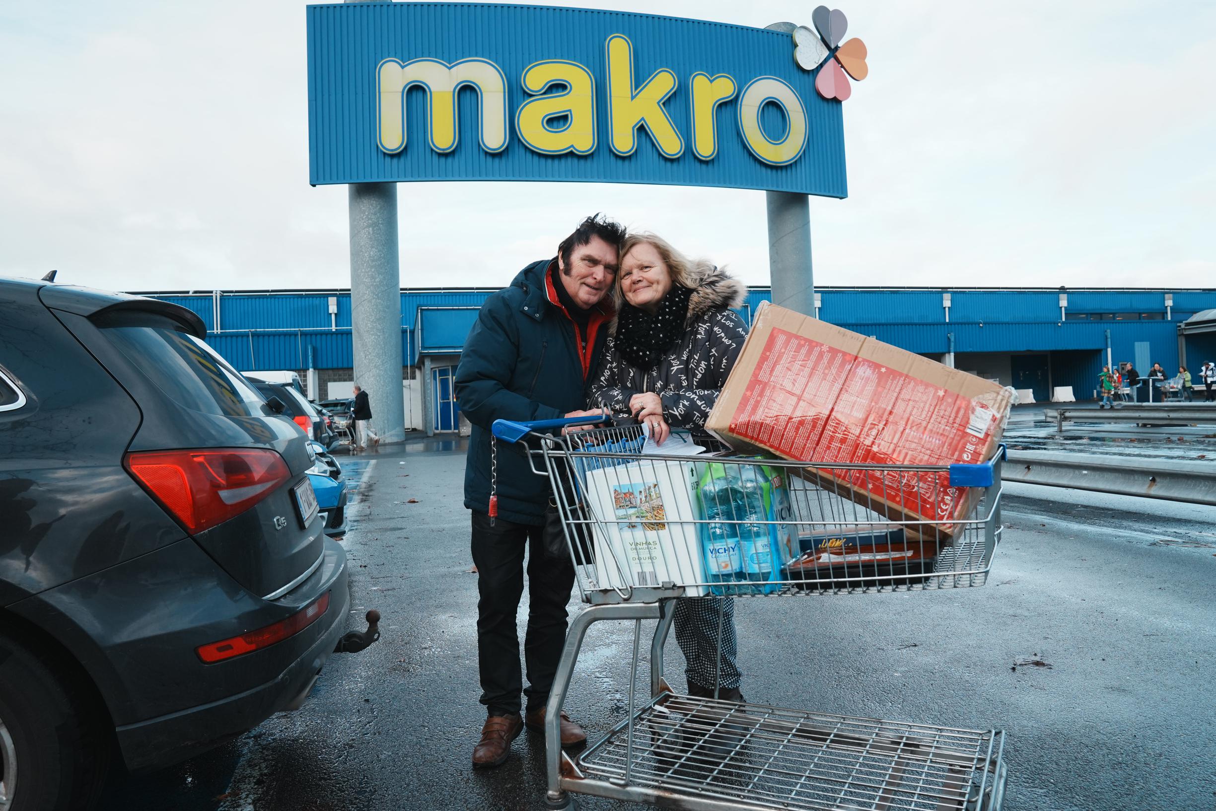 Wij een laatste keer winkelen in de Makro, met superkortingen: “Normaal dit 251 euro, nu is het 25 euro” (Nazareth) | Het Nieuwsblad Mobile