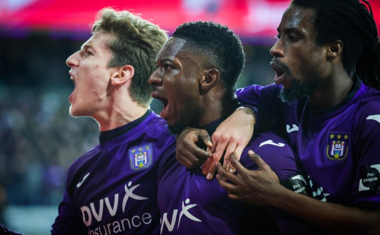 Anderlecht plays almost the entire match with ten, but only goes down fighting in the final minutes in the derby against Union