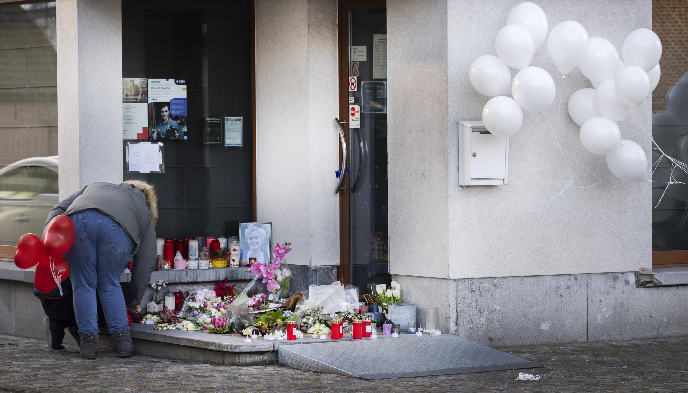 Vrienden en familie brengen eerbetoon aan vermoorde bakkersvrouw “Witte ballonnen op dag dat Ilse 55 jaar zou geworden zijn” Het Nieuwsblad Mobile