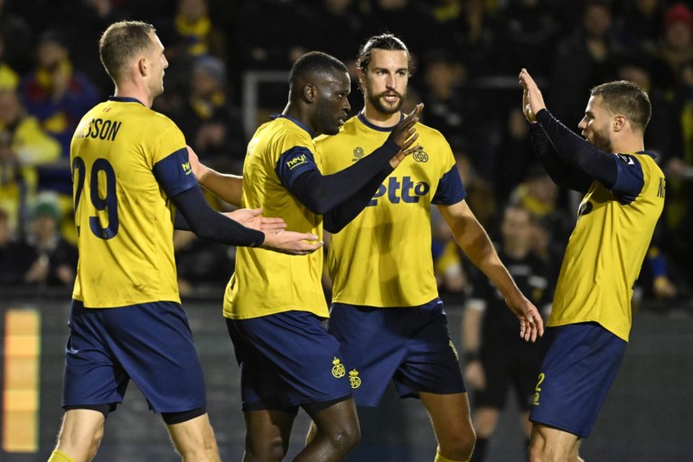 One half is enough for Union to advance to the semi-finals, AA Gent ends with ten