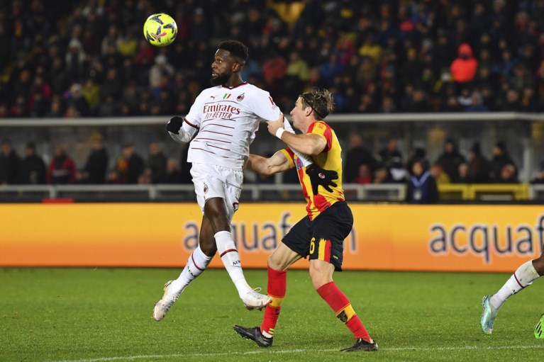 AC Milan komt twee keer op achterstand maar sleept nog punt uit de brand tegen Lecce, Charles De Ketelaere mag nu zelfs al niet meer invallen