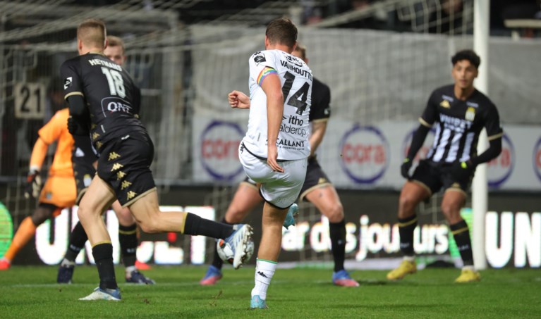 Charleroi draait scheve situatie om tegen Cercle Brugge en springt over Anderlecht in het klassement