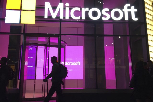 Microsoft увольняет 10 000 сотрудников и делает ИИ своим стратегическим приоритетом