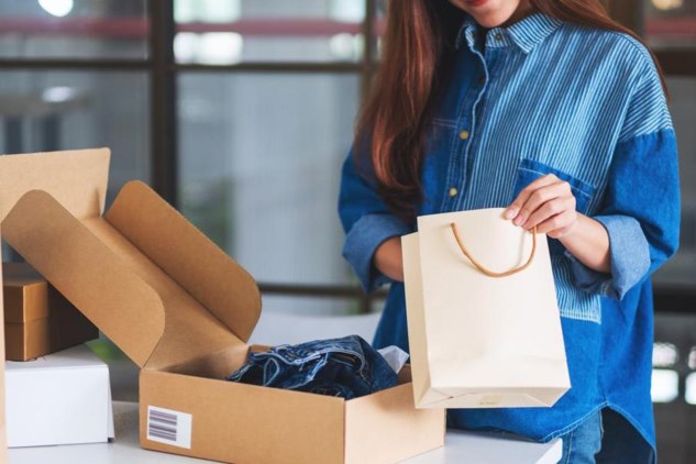 Verstenen Dagelijks Slechthorend Bij heel wat webshops kan je je pakje gratis retourneren, maar wat gebeurt er dan mee? | Het Nieuwsblad Mobile Verstenen Dagelijks Slechthorend Bij heel wat webshops kan je je pakje gratis retourneren, maar wat gebeurt er dan mee? | Het Nieuwsblad Mobile