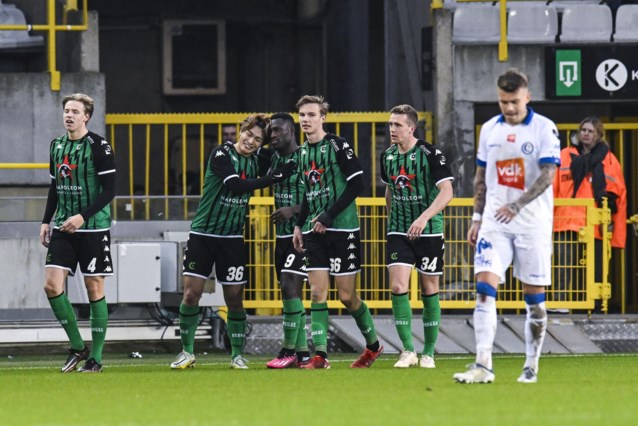 AA Gent maakt dubbele achterstand goed, maar gaat in extremis toch nog onderuit bij Cercle Brugge