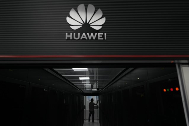 The US is considering cutting Huawei off from American technology altogether