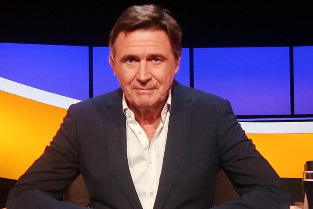 Eric van Looy wears a white eye patch in the Dutch “De Slimste mens” after an urgent operation: “the retina is torn and detached”