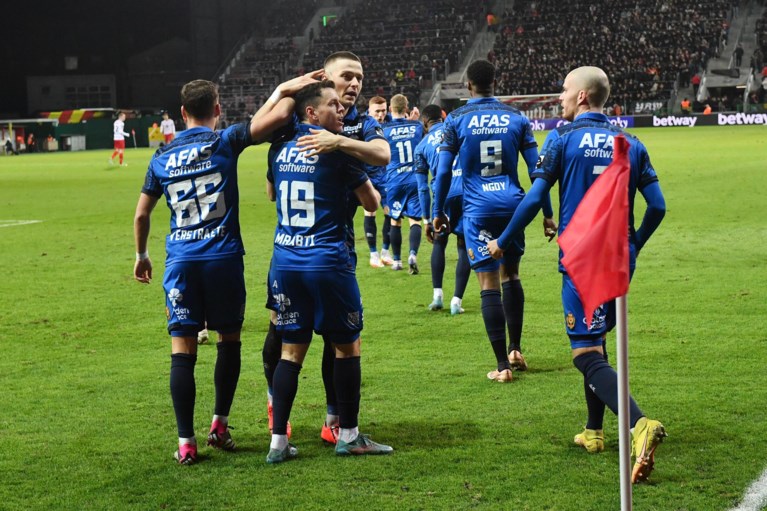 KV Mechelen neemt optie op bekerfinale: tien Mechelaars trekken zege over de streep tegen Essevee
