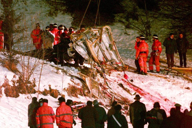 25 anni fa, un jet da combattimento americano sorvolò la funivia dello skilift italiano: l’incidente causò la morte di 20 persone