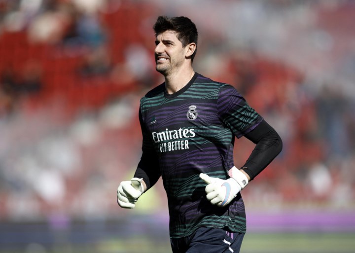 Tegenslag voor Thibaut Courtois: Belgische nummer één valt geblesseerd uit tijdens opwarming, Real verliest troosteloos
