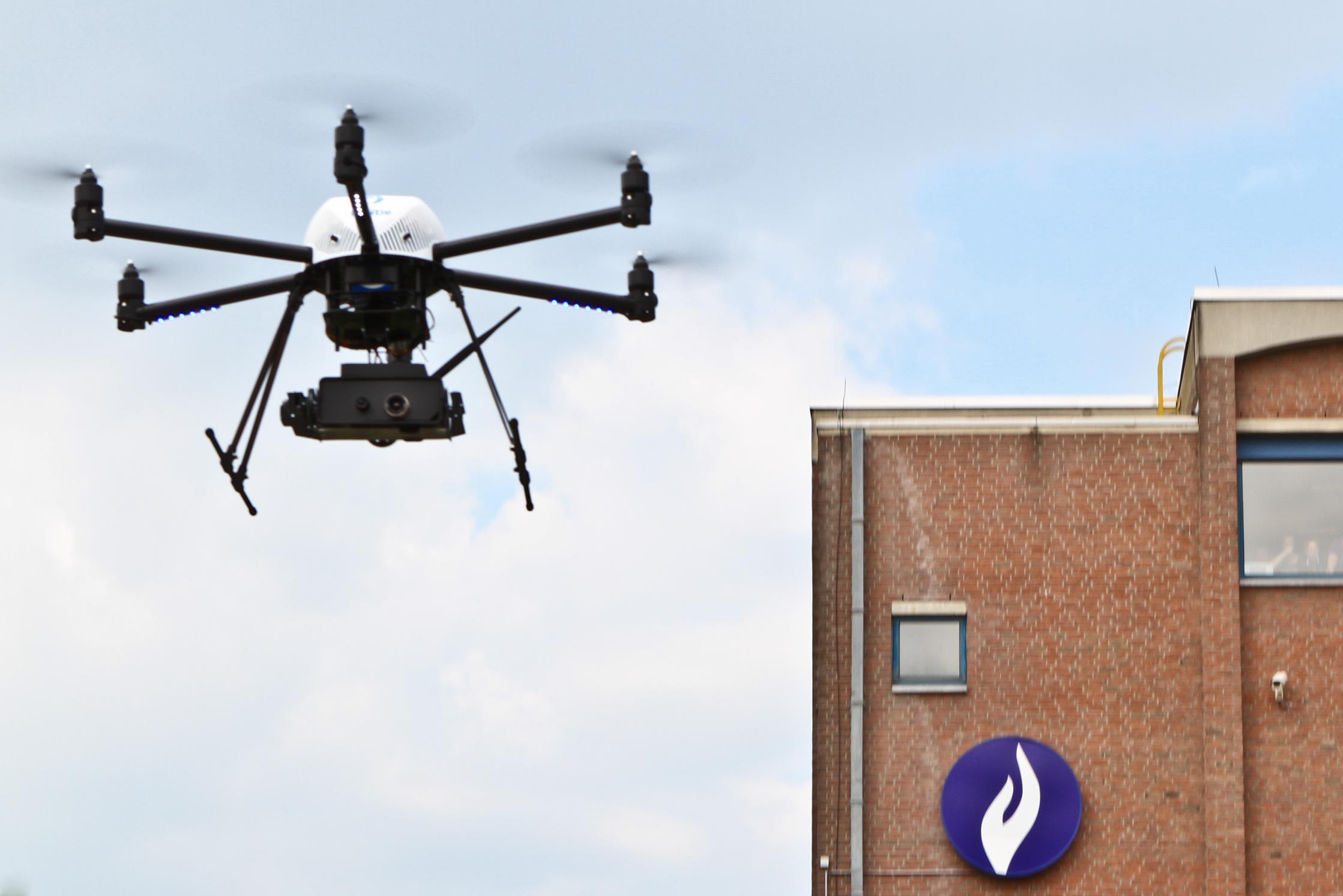 min metalen Ordelijk Nadat ze hem moesten gaan lenen bij een andere zone: Gentse politie wil nu  ook zelf drone kopen (Gent) | Het Nieuwsblad Mobile