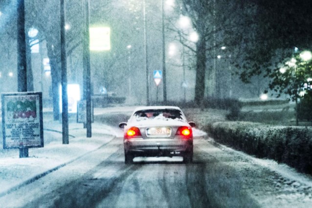 Snow on the road, RMI warns with symbol yellow for the slippery morning rush hour: ‘Stay home’