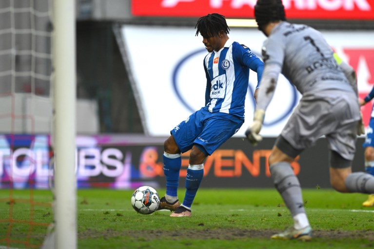 Sensational Orban pushes Zulte Waregem under: Ghent goalgetter scores four (!) times at the Gaverbeek