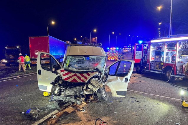 Heure de pointe matinale difficile sur Grote Baan à Houthalen après un accident : deux blessés (Intérieur)