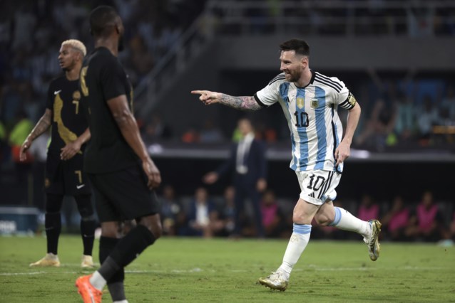 Lionel Messi menyelesaikan penampilan ke-100nya bersama Argentina dengan hat-trick lainnya dan membuat “impian” lawan menjadi kenyataan.