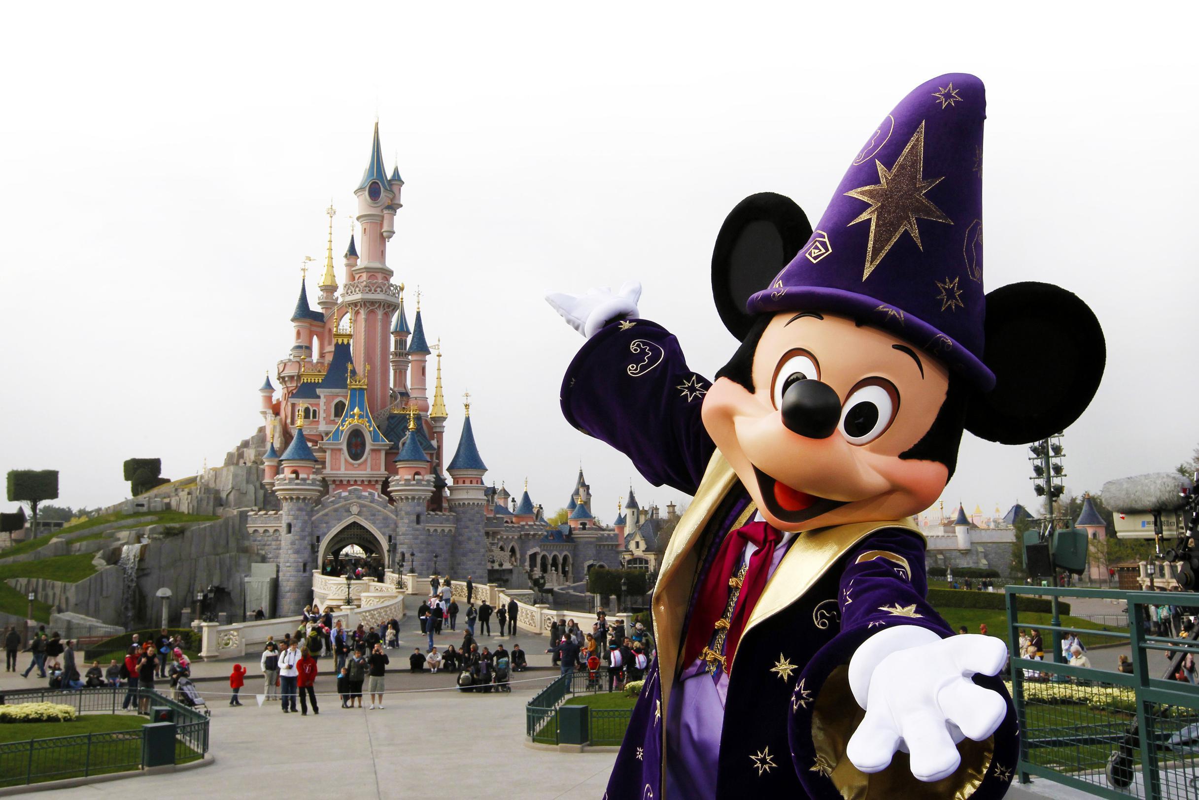 Vergevingsgezind Slovenië Verrast Brusselse belastingambtenaren dan toch niet naar Disneyland Parijs:  familiedag geschrapt wegens te duur (Brussel) | Het Nieuwsblad Mobile