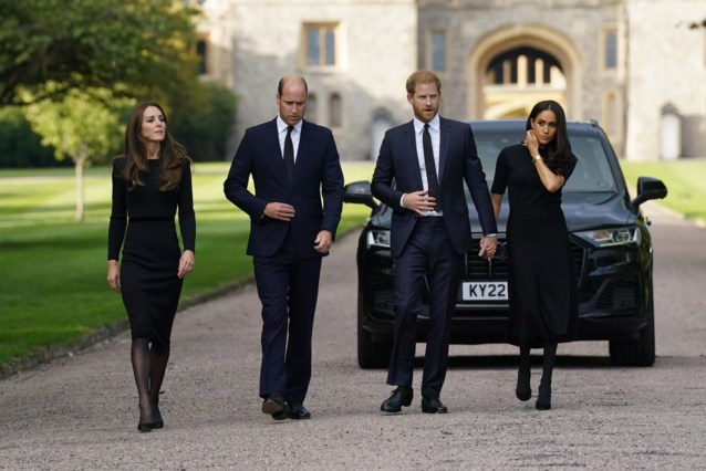 Un nuovo libro mette di nuovo in imbarazzo la famiglia reale britannica