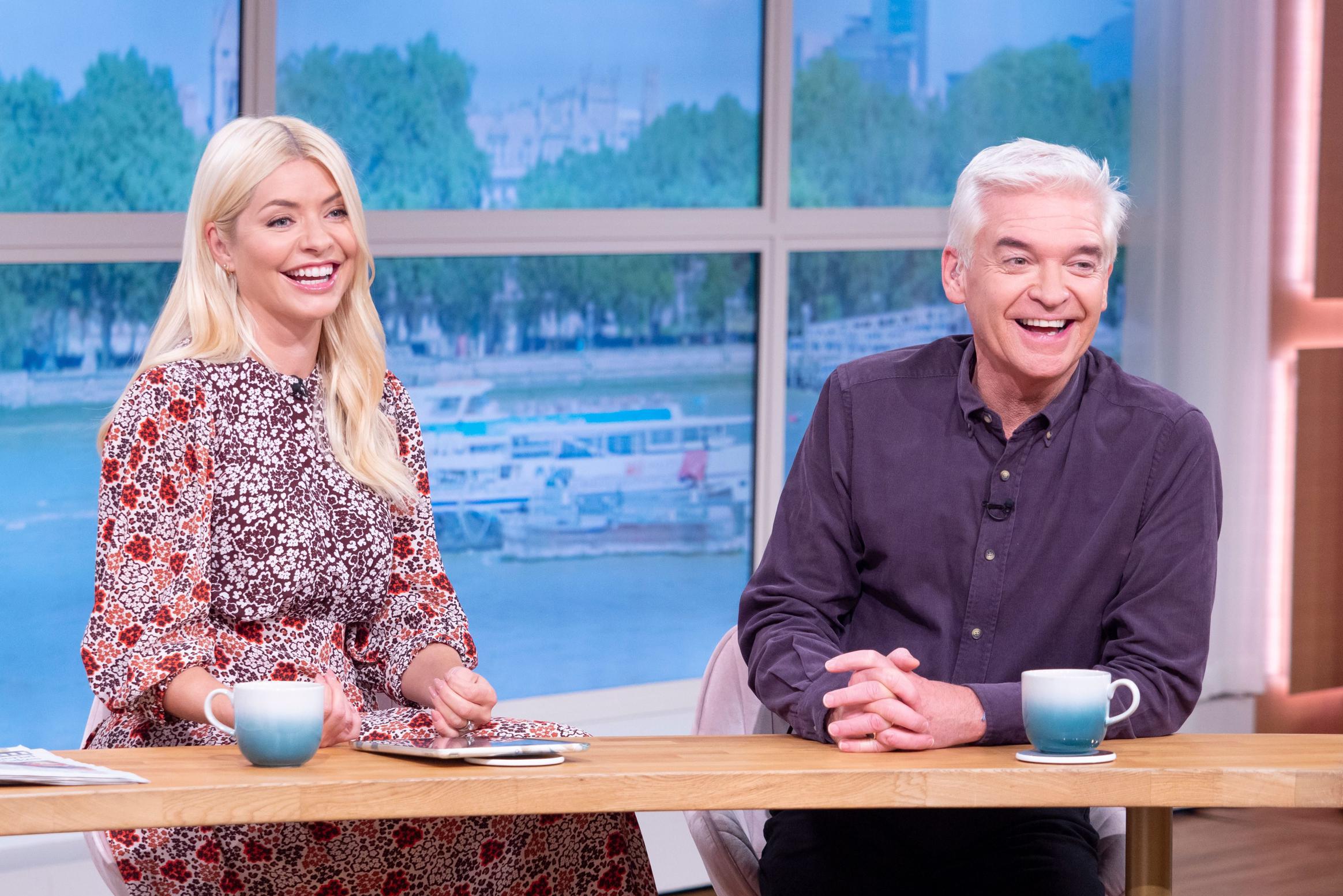 Brits presentator Phillip Schofield “is alles kwijt” de theejongen van de BBC die uitgroeide tot een van de meest populaire stemmen in het Verenigd Koninkrijk Het Nieuwsblad Mobile