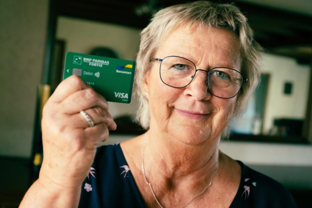 Banks Charging Customers for Lost Cards: Rianne Considers Switching Banks