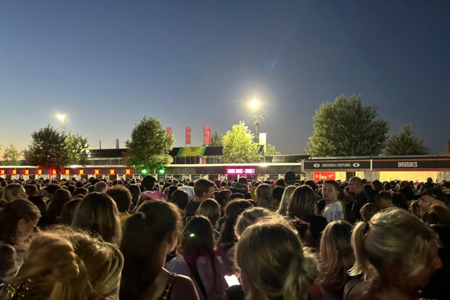 Chaos at Harry Styles Concert: Long Queues for Shuttle Buses