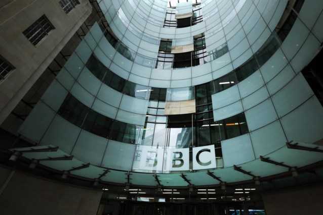Title Bbc Presenter Suspended For Allegedly Paying For Sexual Photos Of A Teenager World 