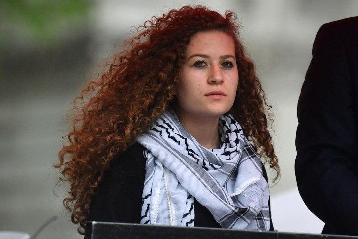 Al sinds haar 11de confronteert ze Israëlische soldaten: opgepakte Ahed Tamimi staat nu op lijst voor vrijlating in gevangenenruil tussen Israël en Hamas