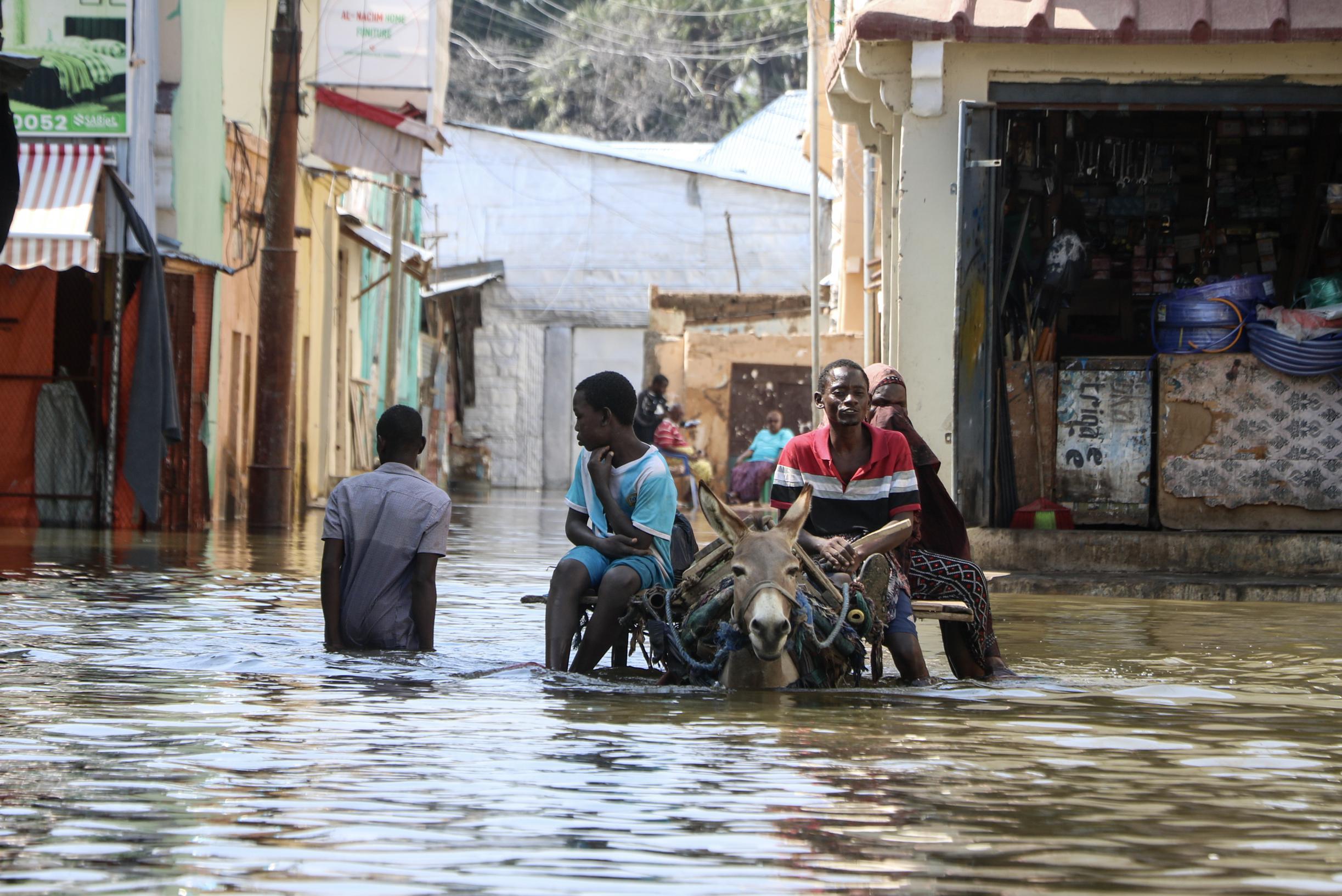 Devastating floods in Somalia claim 50 lives and displace over 697,000 people