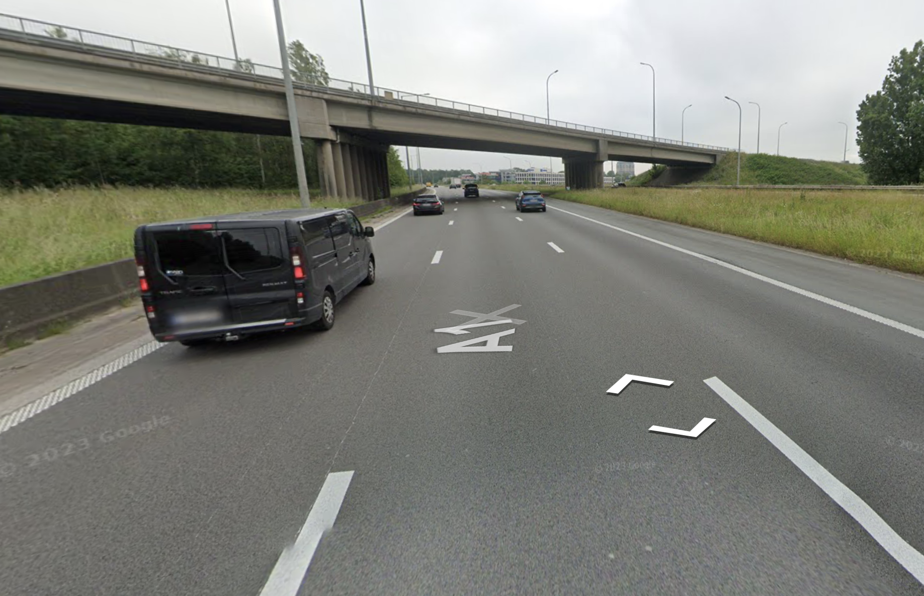 Jonge Vrouw (20) Sterft Bij Klap Tegen Brugpijler Op E19 ...