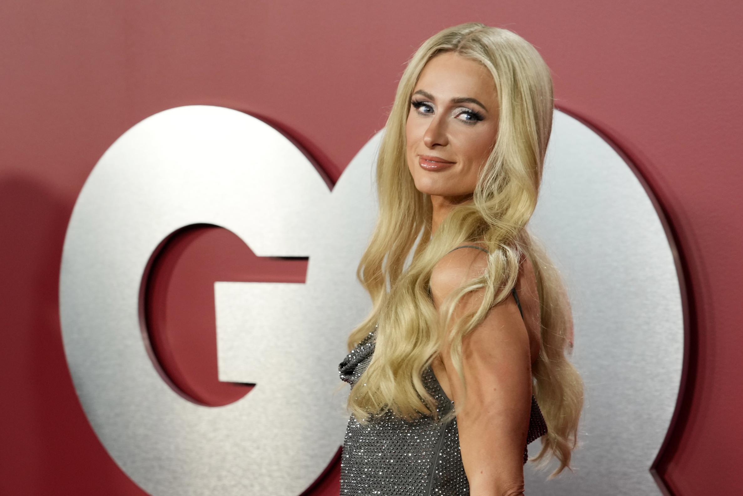 Paris Hilton lijkt plots baby aan te kondigen: “Zo dankbaar” | Het  Nieuwsblad Mobile