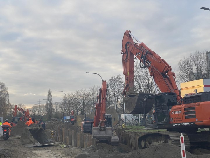 Arbeider zwaargewond nadat hij kabel raakt met drilboor, honderd gezinnen even zonder stroom