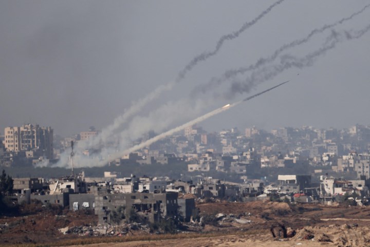 Israël en Hamas hervatten de oorlog, na een week pauze: “Dit gaat in tegen alle logica”