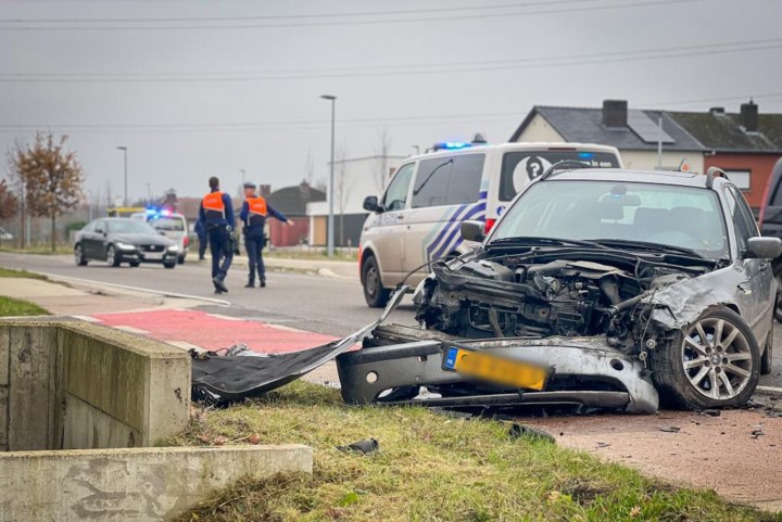 Achtervolging door Limburg eindigt met ongeval in Balen, één persoon opgepakt