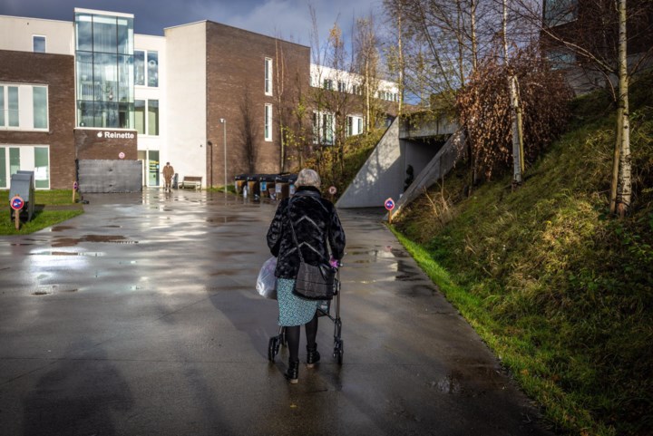 Laatste bewoners van Triamant Velm reageren gelaten op advies om te vertrekken: “Ooit was dit hier de hemel op aarde”